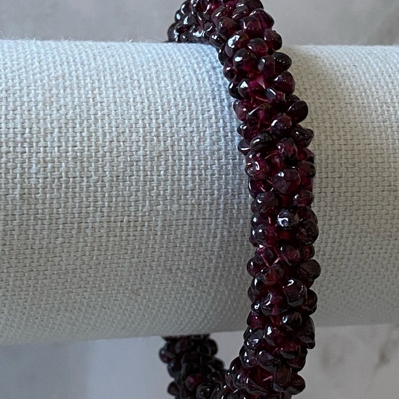 Vintage 1970s Garnet bead continuous bangle bracelet 7” - Picture 6 of 7
